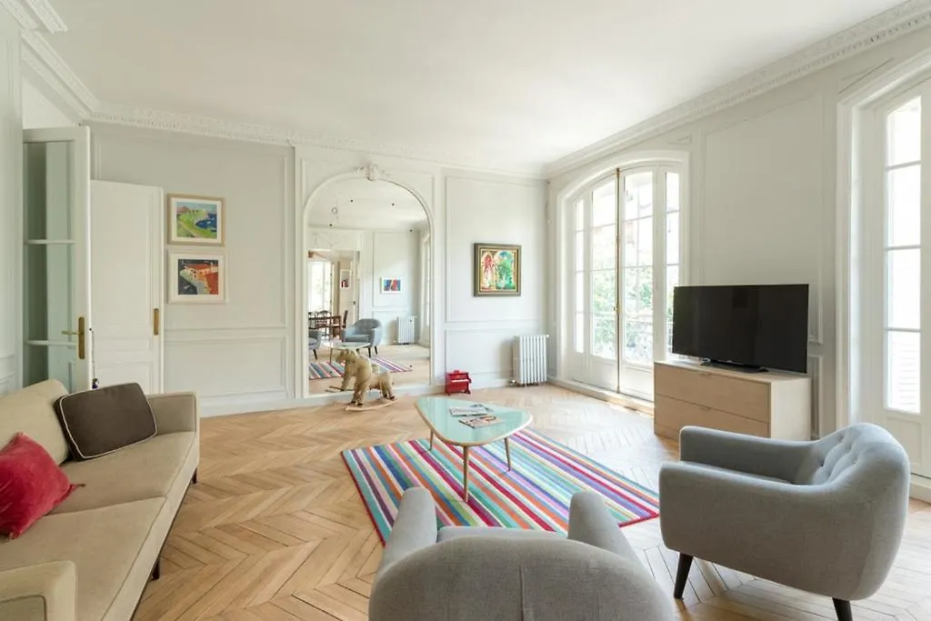 Avenue Frederic Le Play By Onefinestay Paris França